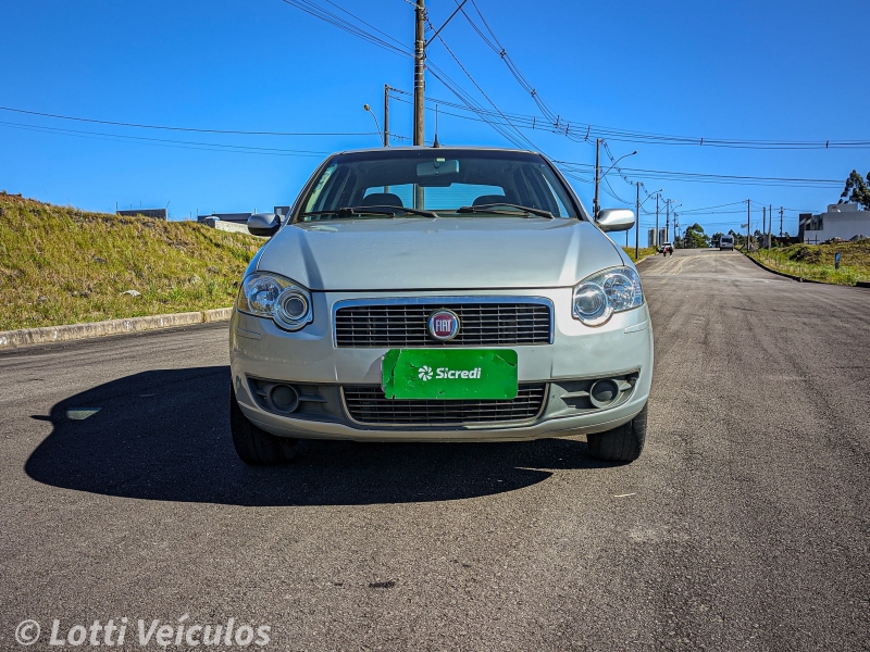 FIAT - PALIO - 2010/2011 - Prata - R$ 31.900,00