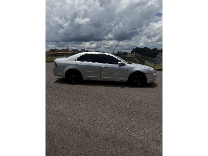 FORD - FUSION - 2008/2009 - Prata - R$ 33.900,00