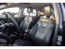FORD - FOCUS - 2015/2016 - Preta - R$ 64.900,00
