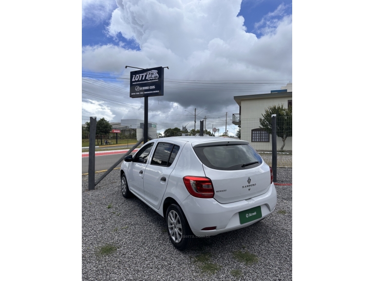 RENAULT - SANDERO - 2017/2018 - Branca - R$ 40.900,00