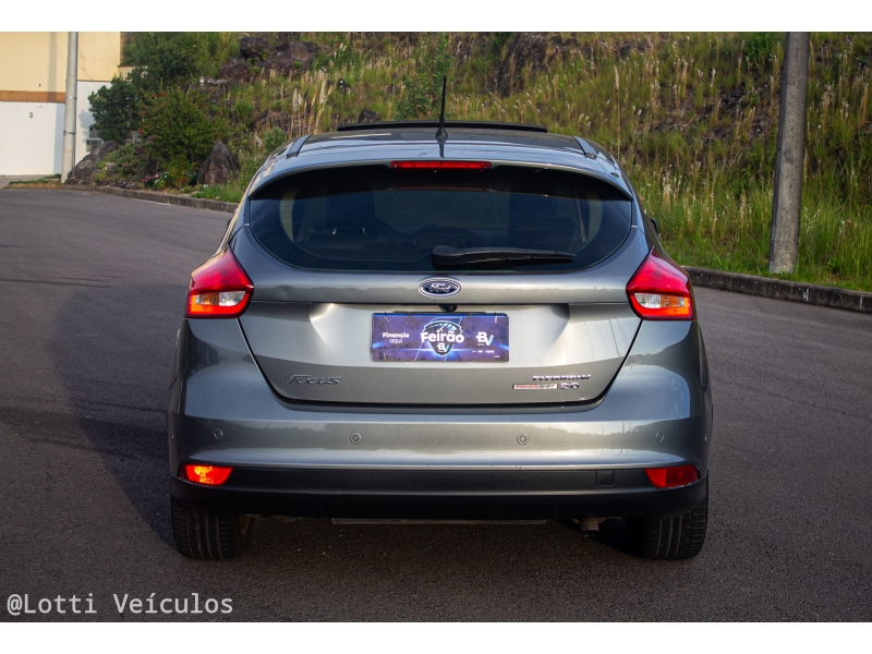 FORD - FOCUS - 2016/2016 - Cinza - R$ 64.900,00