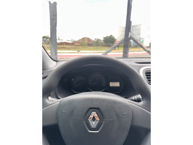 RENAULT - SANDERO - 2017/2018 - Branca - R$ 40.900,00