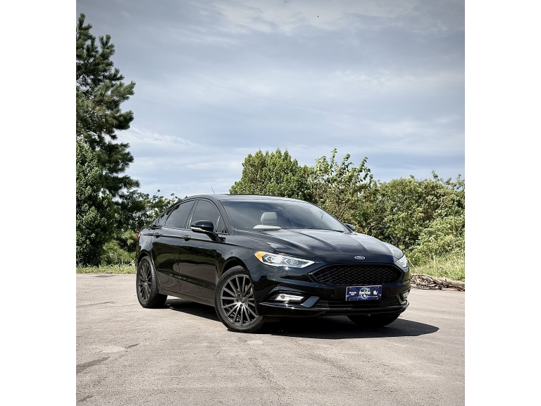 FORD - FUSION - 2016/2017 - Preta - R$ 106.900,00