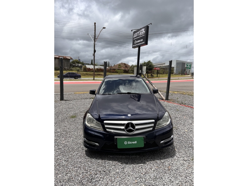 MERCEDES-BENZ - C 180 - 2014/2014 - Azul - R$ 79.900,00