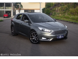 FORD - FOCUS - 2016/2016 - Cinza - R$ 64.900,00