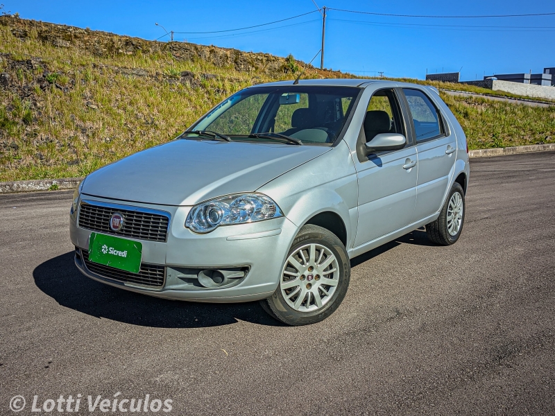 FIAT - PALIO - 2010/2011 - Prata - R$ 31.900,00