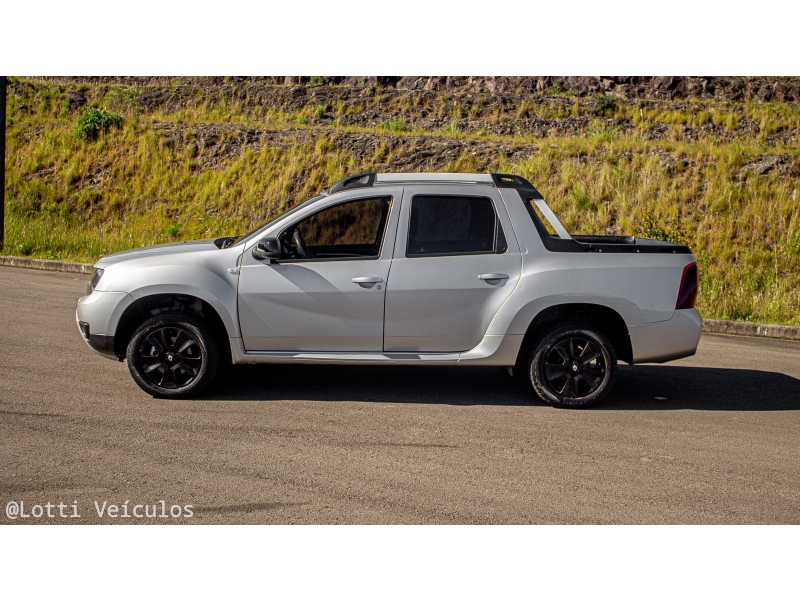 RENAULT - OROCH - 2015/2016 - Cinza - R$ 67.900,00