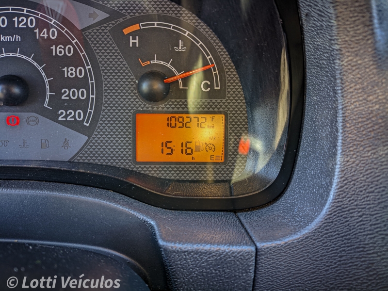 FIAT - PALIO - 2010/2011 - Prata - R$ 31.900,00
