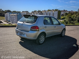 FIAT - PALIO - 2010/2011 - Prata - R$ 31.900,00
