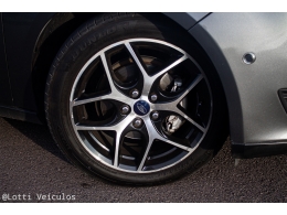 FORD - FOCUS - 2016/2016 - Cinza - R$ 64.900,00