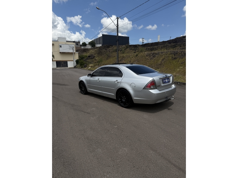FORD - FUSION - 2008/2009 - Prata - R$ 33.900,00