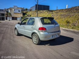 FIAT - PALIO - 2010/2011 - Prata - R$ 31.900,00