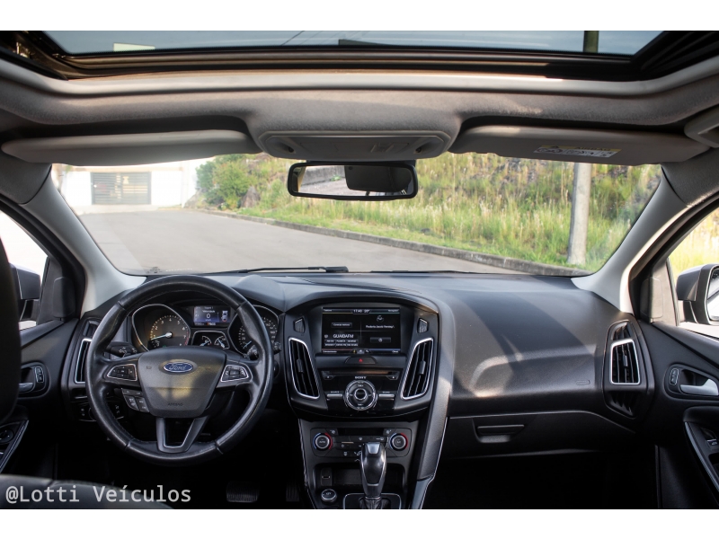 FORD - FOCUS - 2016/2016 - Cinza - R$ 64.900,00
