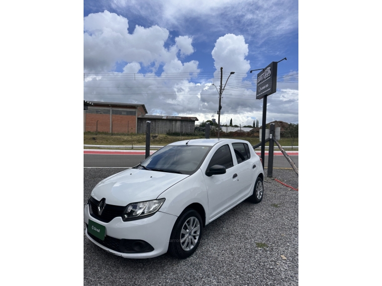 RENAULT - SANDERO - 2017/2018 - Branca - R$ 40.900,00
